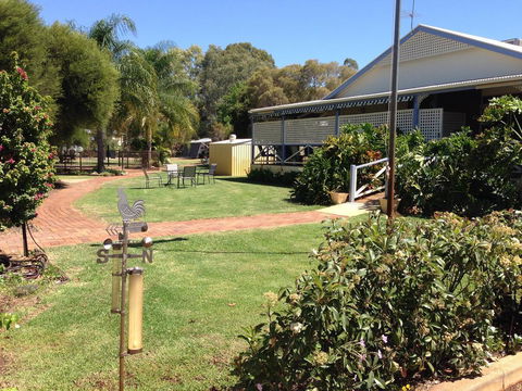 Tambo Mill Motel & Caravan Park - Dentist Find 1