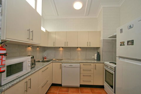 Tanderra 16/28 Park Road - Dentist Search 2