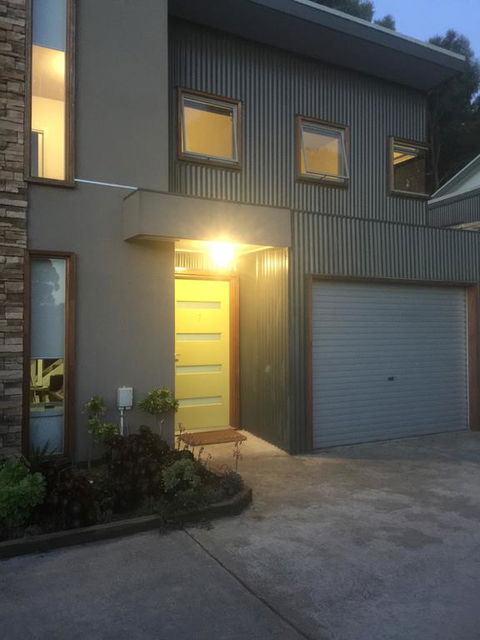 Tangles - Dentist Search 0