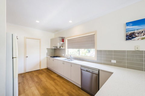 Tarcoola - Dentists Australia 3