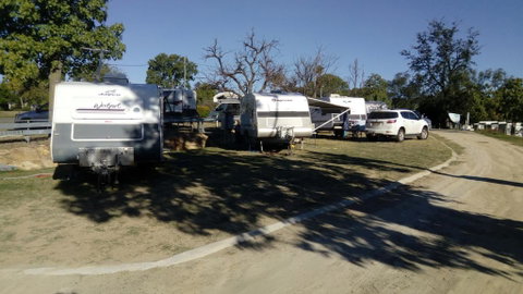 Taroom Caravan & Tourist Park - Dentist Find 2