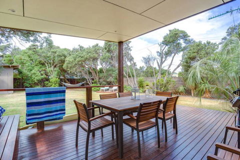 Tasman Surf House - So Close To The Beach - Dentist Find 1