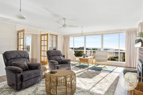 TASSIE SEASIDE SERENITY - L'Abode Accommodation - Dentist Find 0