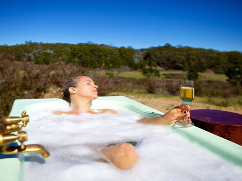 Tea Tree Hollow - 50 Percent Off Third Night On Weekend - Dentist Find 3