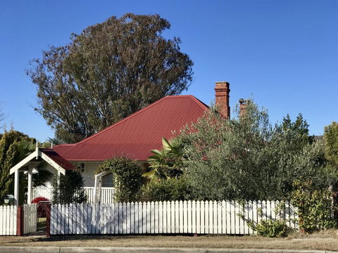 Tenterfield Historic C1895 Cottage - Dentist Find 0
