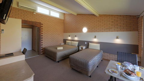 Tenterfield Motor Inn - Dentist Find 1