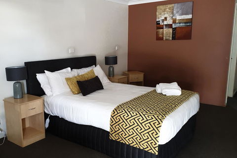 Tenterfield Tavern And Motor Inn - Dentist Find 0
