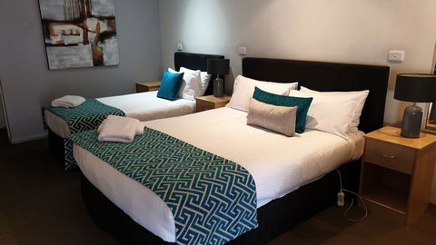 Tenterfield Tavern And Motor Inn - Dentist Find 3