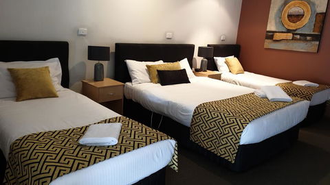 Tenterfield Tavern And Motor Inn - Dentist Find 1