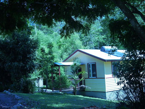 Teretre Cabins Nimbin - Dentist Find 1