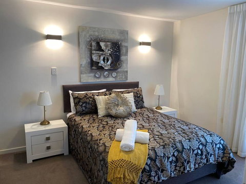 TERRACE LUX FULLY AIR 2 CAR FREE NETFLIX WIFI WINE - Dentist Find 1
