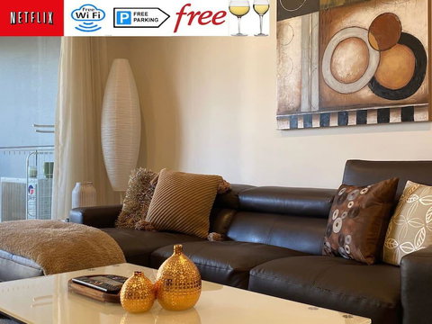 TERRACE LUX FULLY AIR 2 CAR FREE NETFLIX WIFI WINE - Dentist Find 0