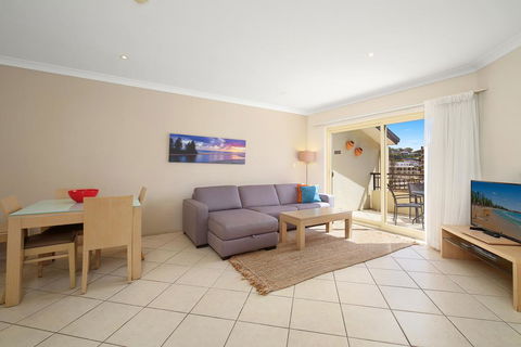 Terrigal Sails Serviced Apartments - Dentist Find 1