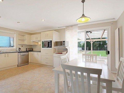 That Pink House! - Comfortable Home Away From Home - Dentist Search 3