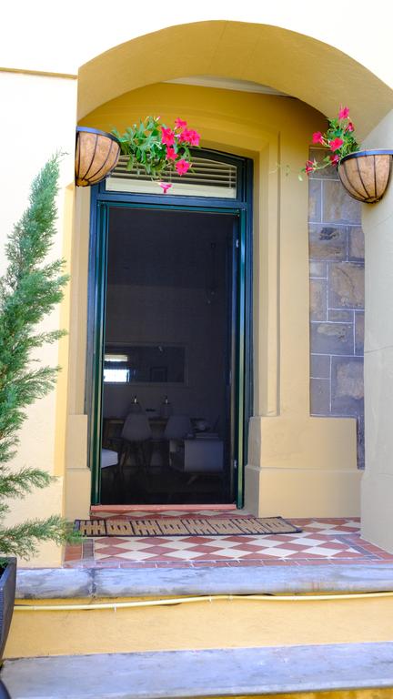 The 'Cloisters' Apartment At Albert Hall - Dentist Search 3