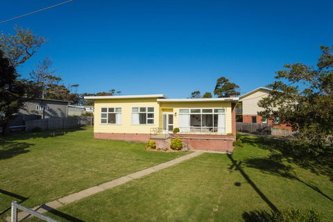 The 50's Beach House - Dentist Find 1