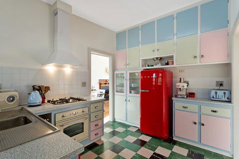 The 50's Beach House - Dentist Find 2