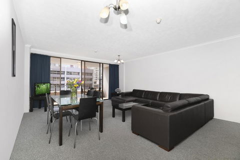 The Astor Apartments - Dentist Find 1