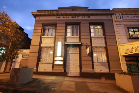 The Bank Guesthouse - Dentist Search 1