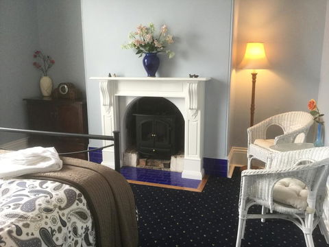 The Bank Guesthouse Glen Innes - Dentist Find 2