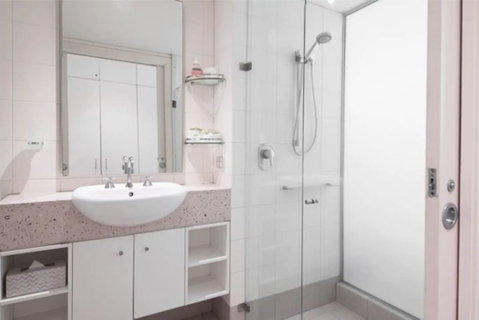 The Beach Club  -  Luxury Private Apartments - Dentist Find 3