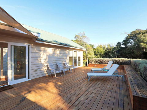 The Beach House - Quintessential Holiday House With Open Fireplace! - Dentists Australia 1