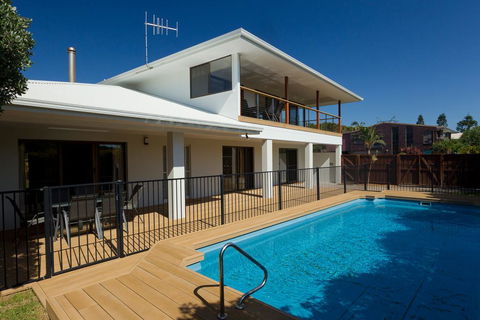The Beach House At One Mile - 6 Burrawong - Dentists Australia 3