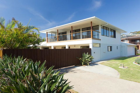 The Beach House At One Mile - 6 Burrawong - Dentists Australia 2