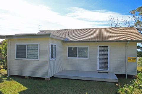 The Beach House In Berrara - Dentists Australia 2