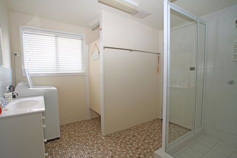 The Beach House In Berrara - Dentists Australia 3