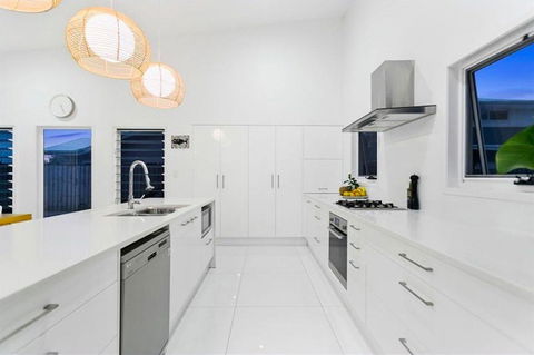 THE BEACH OASIS @ 360 - Dentist Search 2