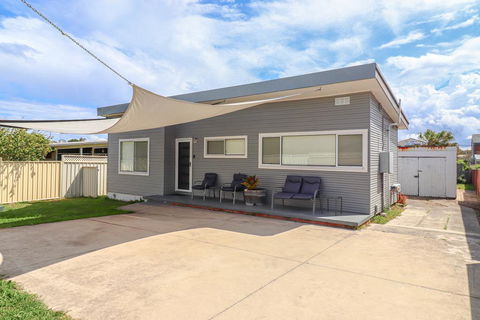 The Beach Shack - Dentist Find 0