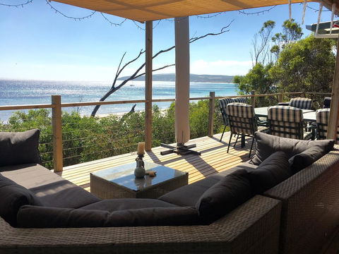 The Beach Shack - Dentists Australia 0