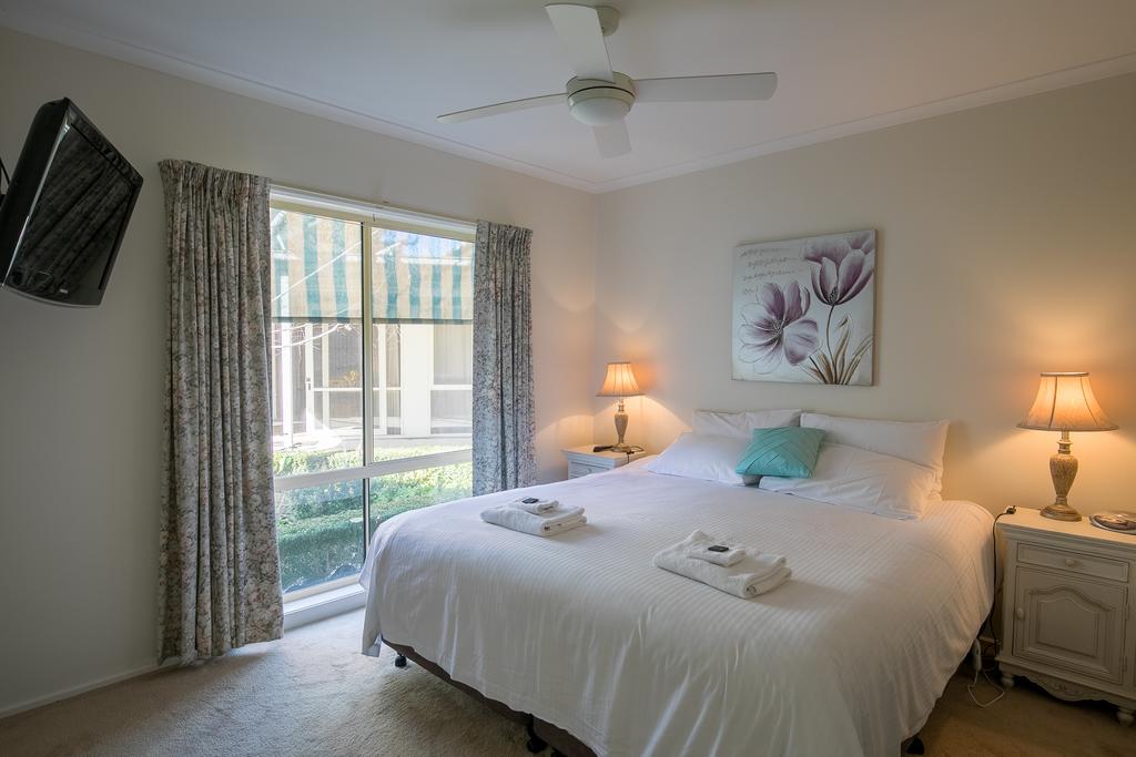The Birch House - Silver Birches Luxury Accommodation Bright