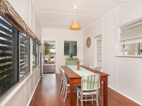 The Blue House - Flat Walk To River And Beach - Dentists Australia 3