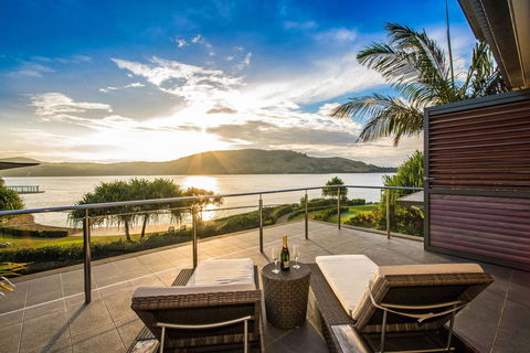 The Blue Marlin Yacht Club Villa 6 On Hamilton Island - Dentist Find 0