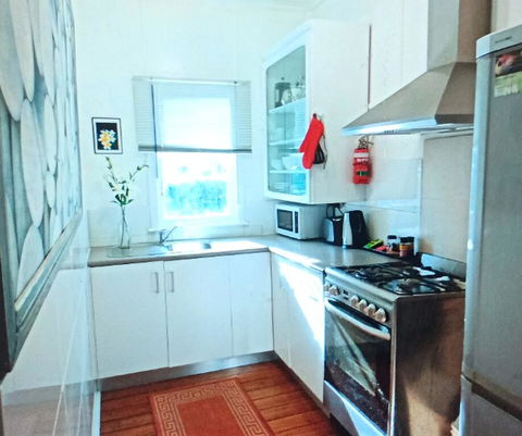 The Boathouse A 3 Bedroom House - Dentist Find 2