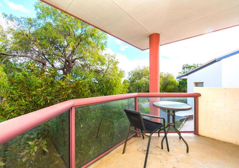 The Burswood Townhouse - Dentist Find 1