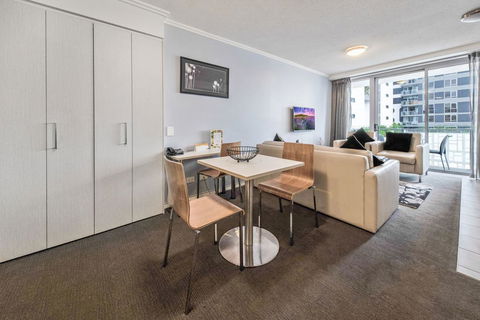 The Capitol Apartments - Dentist Find 1
