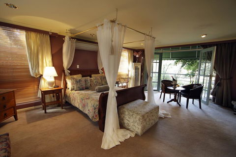 The Castle - Villa By The Sea - Dentist Find 0