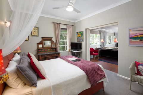 The Castle - Villa By The Sea - Dentist Search 1