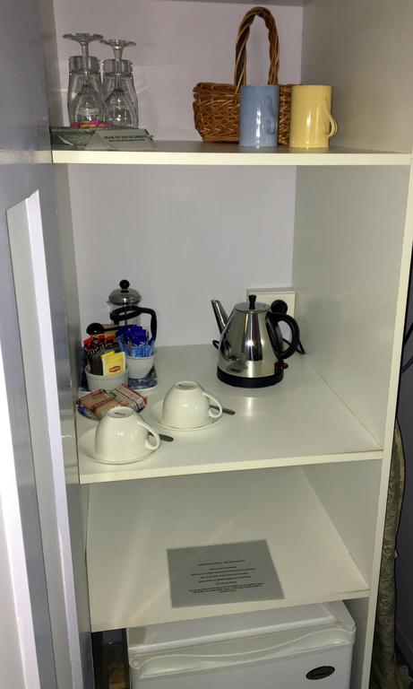 The Chalet Guesthouse And Studio - Dentists Australia 3