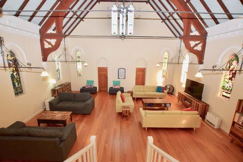 The Church @ Woodford - Dentist Find 2