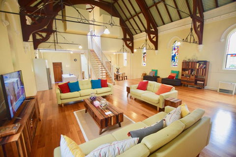 The Church @ Woodford - Dentist Find 0