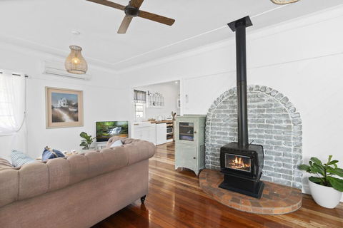 The Cottage On Lamington - Dentist Search 2