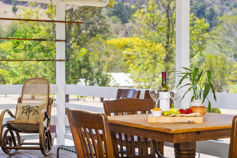 The Cottage On Lamington - Dentist Search 1