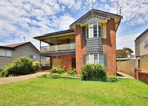 The Crescent - Pet Friendly - 1 Min To Beach - Dentist Search 1