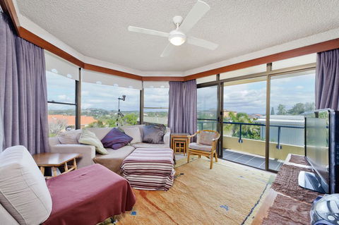 The Crest 6 33 Pacific Drive - Dentist Find 3