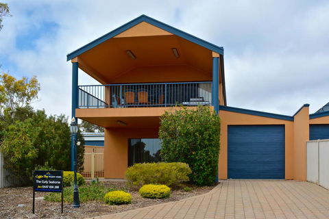 The Curly Seahorse - Dentist Search 3