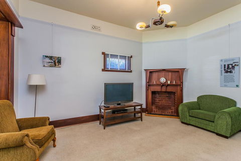 The Curtin Family Home - Dentist Find 1